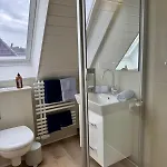 Apartamento Lüttje Ginsterhuus - Südwind *