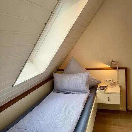 Luettje Ginsterhuus - Suedwind