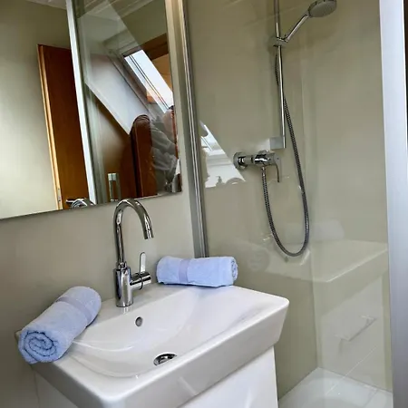 Luettje Ginsterhuus - Suedwind * Norderney